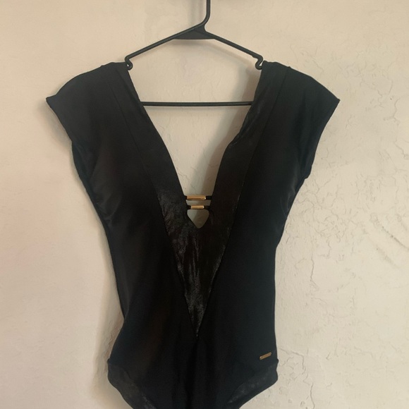 LEONISA Glamorous Plunging V Neck Line Slimming - Picture 5 of 6